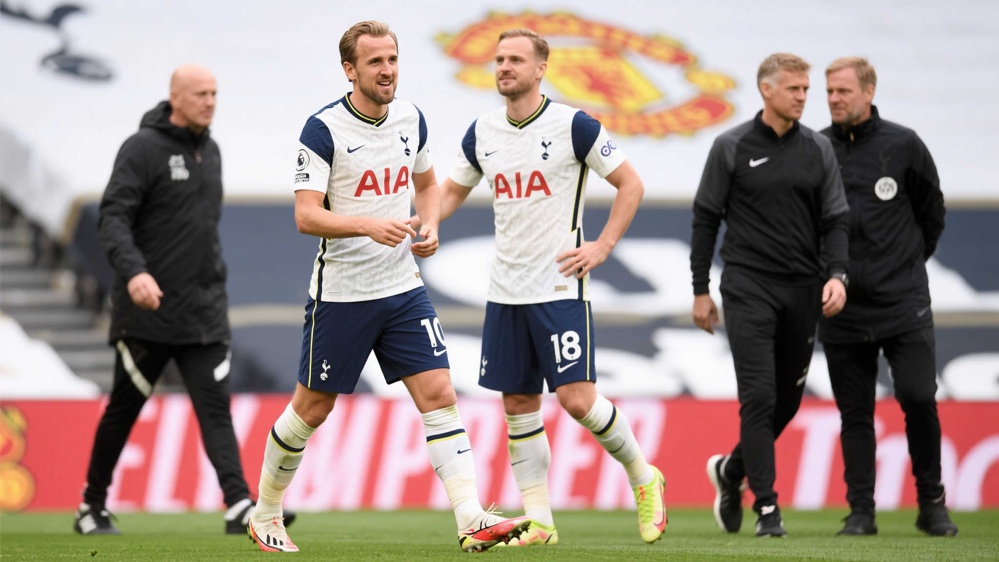 曼联6300万签姆贝莫达共识！奥纳纳坚守阵营，阿莫林无缘大马丁